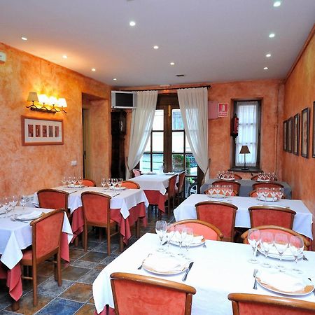 לייביה Hotel Fonda Merce מראה חיצוני תמונה