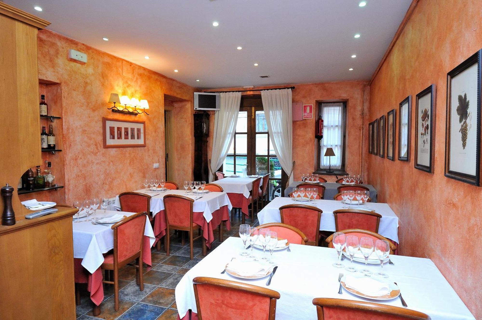 לייביה Hotel Fonda Merce מראה חיצוני תמונה