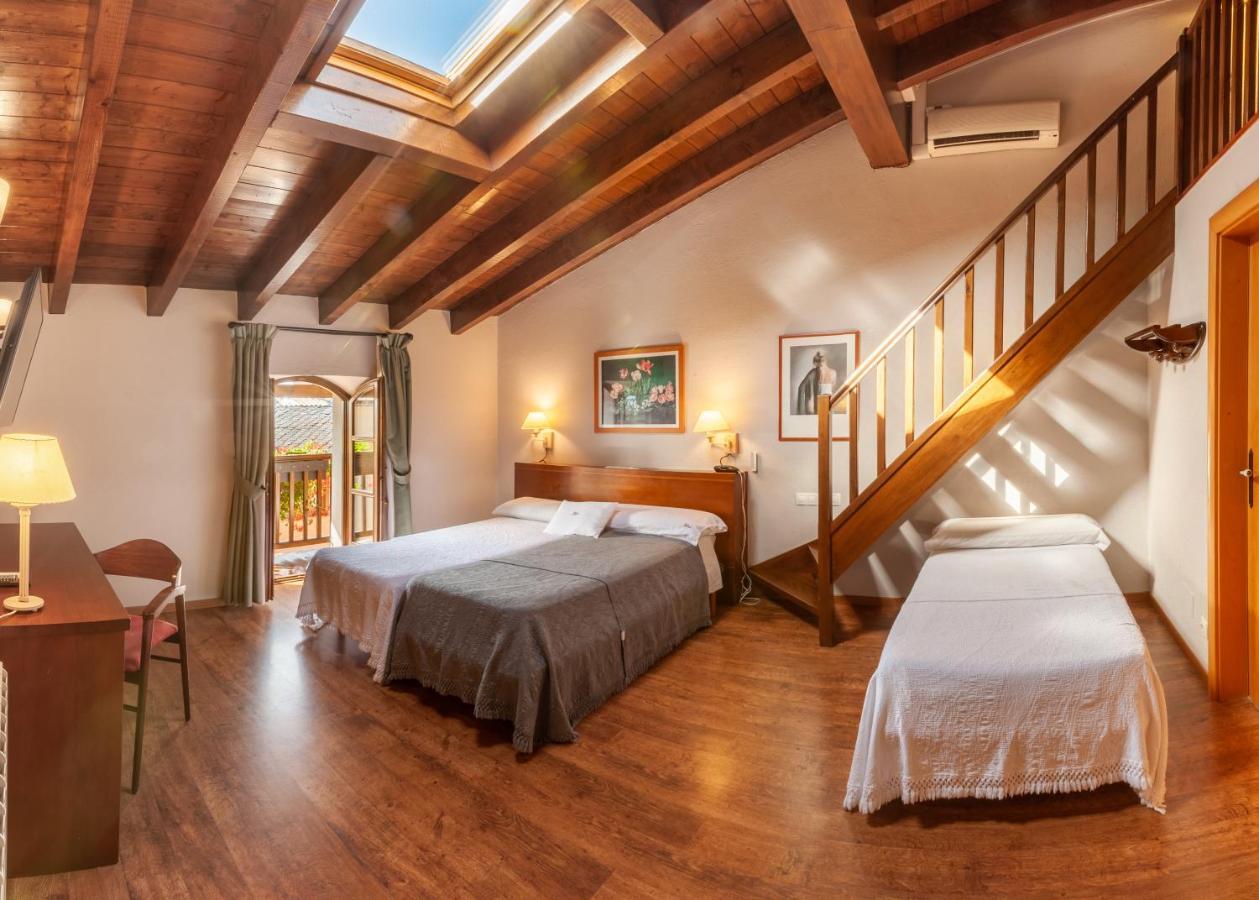 לייביה Hotel Fonda Merce מראה חיצוני תמונה