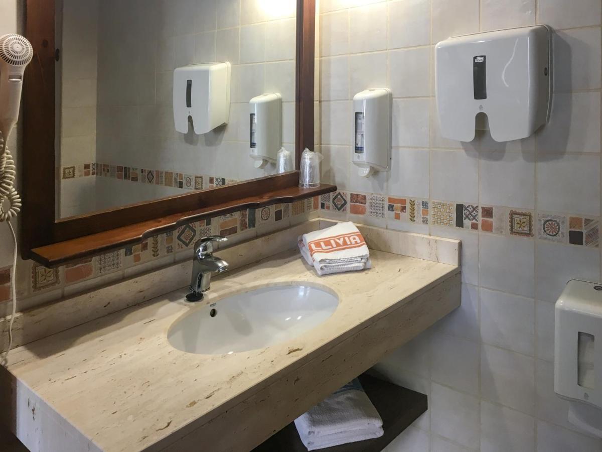 לייביה Hotel Fonda Merce מראה חיצוני תמונה